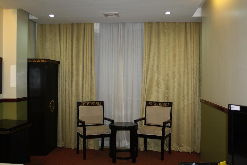 Manila Crown Palace Hotel Zimmer foto