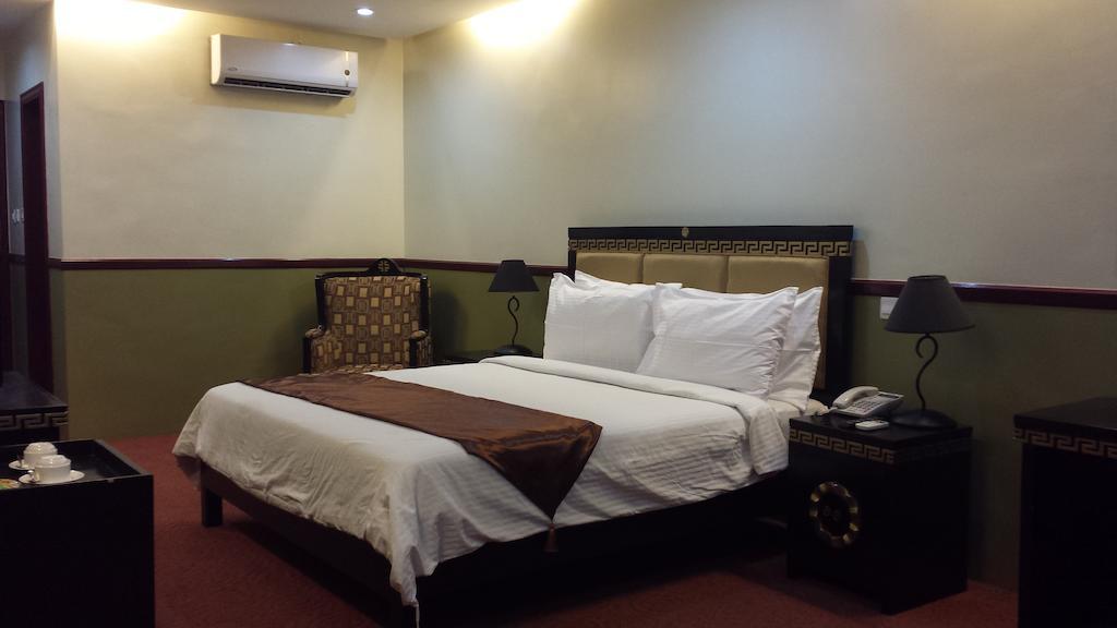 Manila Crown Palace Hotel Zimmer foto